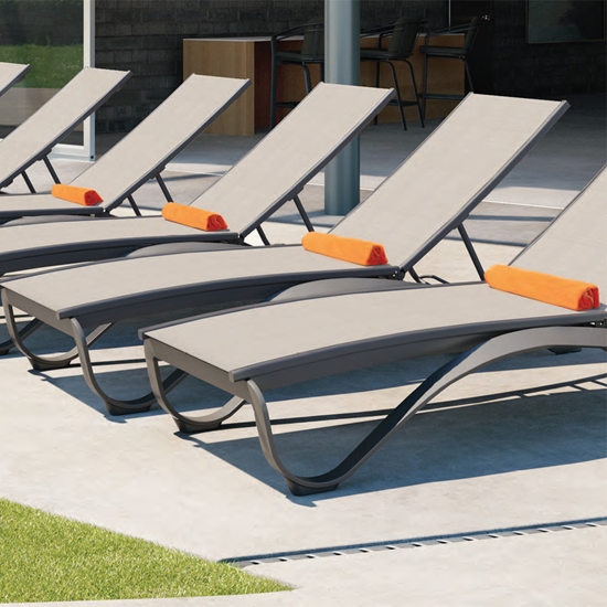 Twist aluminum chaise with sling seating