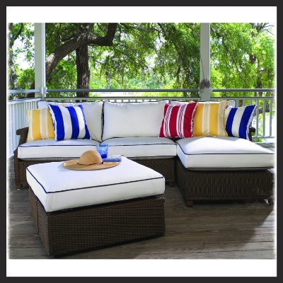Lloyd Flanders Hamptons Small Sectional Set