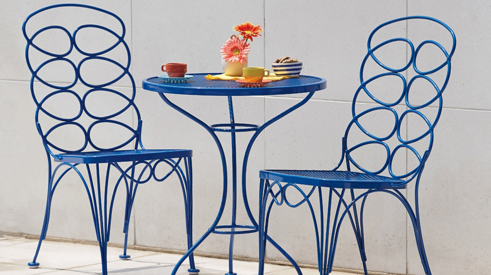 Woodard Gelati Modern Iron 3 Piece Bistro Set