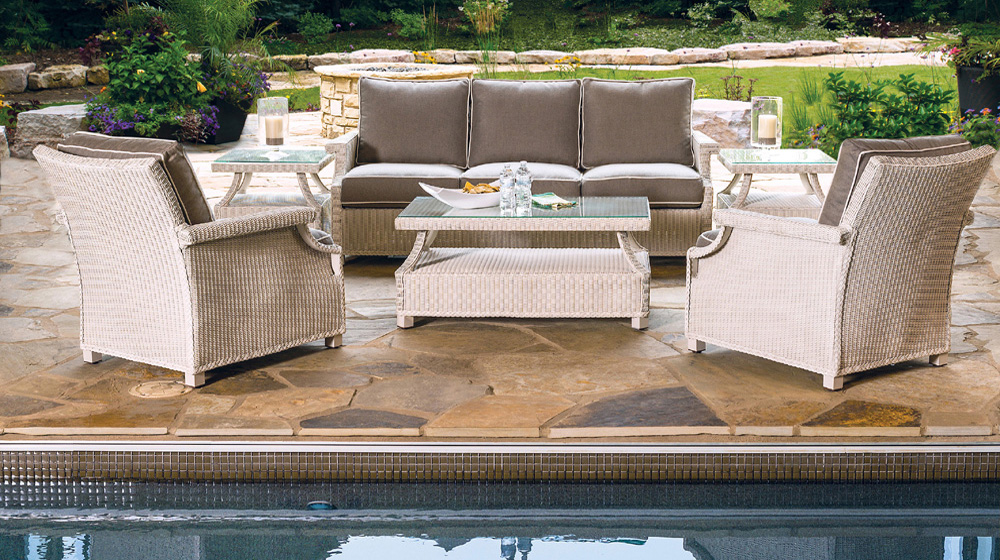 Lloyd Flanders Hamptons 6 Piece Sofa Set