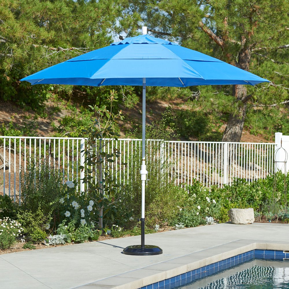 11 foot patio umbrellas SAFAVIEH Outdoor Gracelyn 11Ft Round Crank Umbrella and a hand crank lets you open or close it effortlessly Green 11 ft Patio Umbrellas