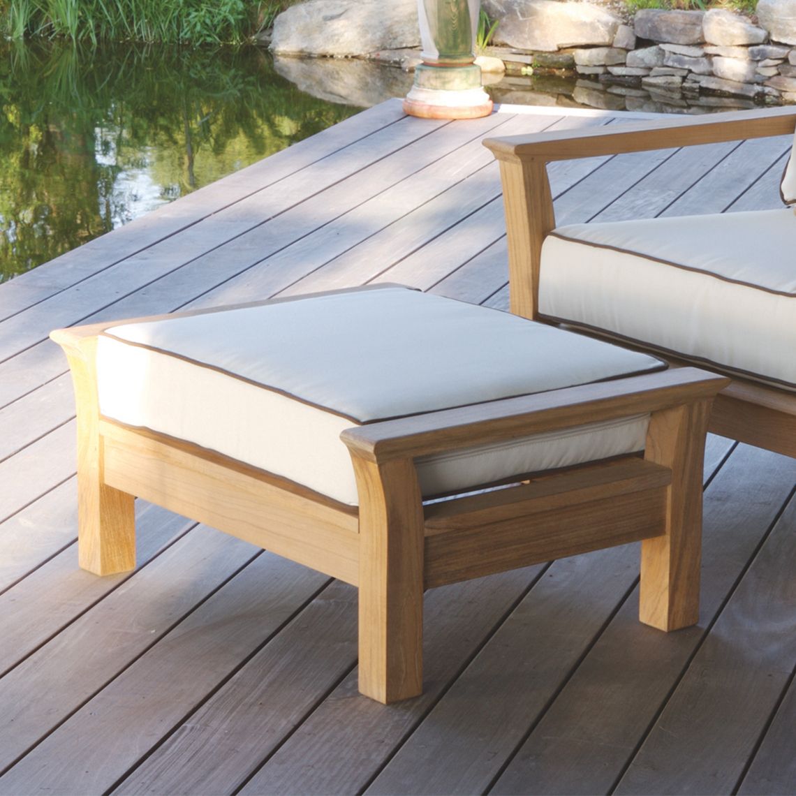 Chelsea Deep Seating Ottoman lifestyle
