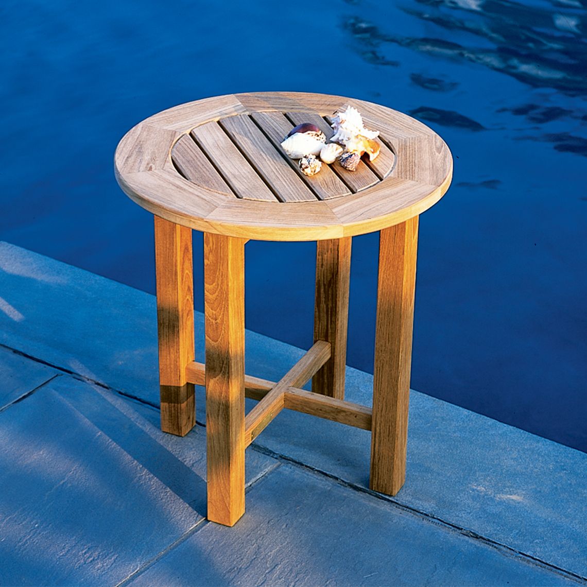Essex 20" Round Side Table lifestyle