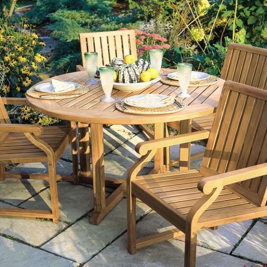 Essex 50" Round Dining Table set