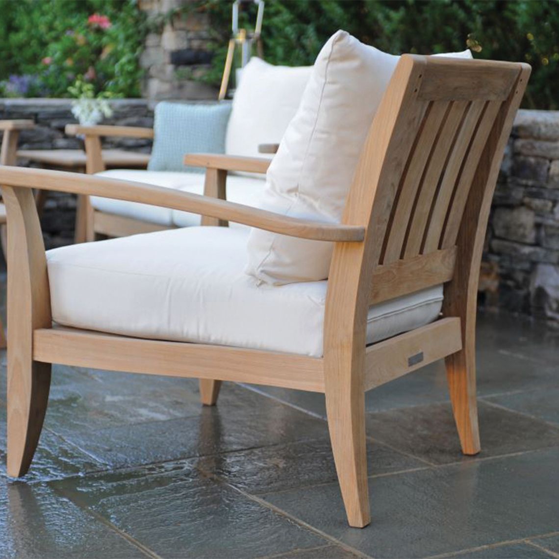 Ipanema Deep Seating Lounge Chair side
