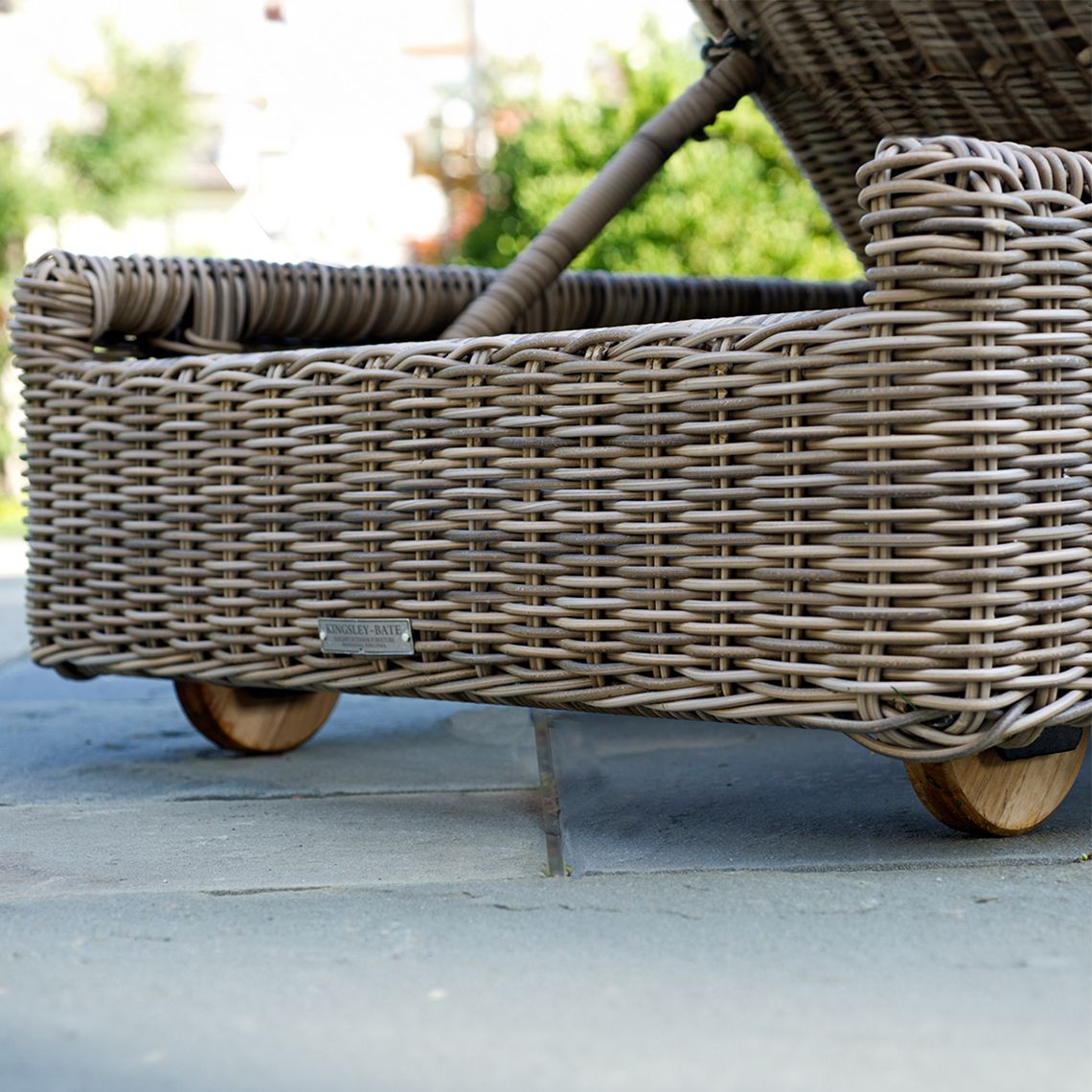 Sag Harbor Adjustable Chaise Loungers with Wheels back