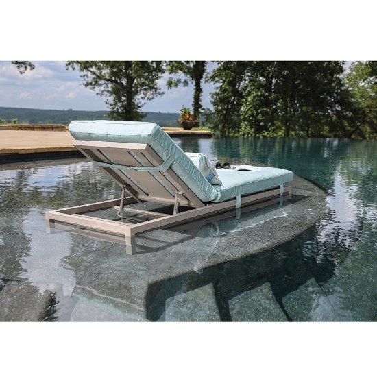 Montana chaise lifestyle