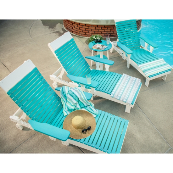 Set of 3 Chaise Loungers with Deluxe End Table top view