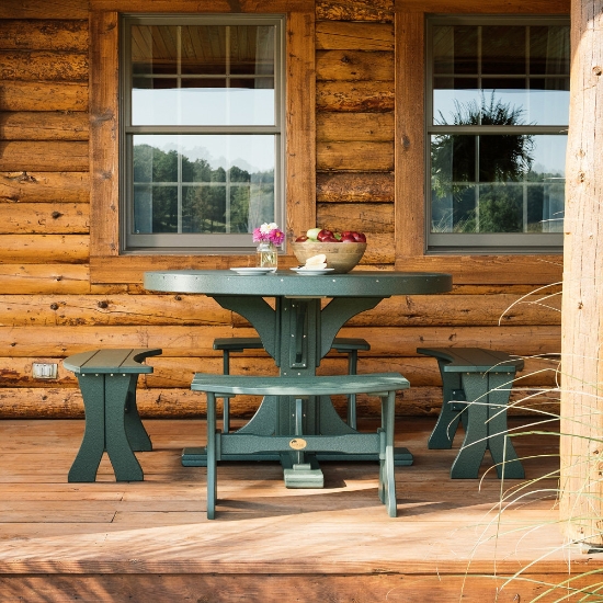 Curved outdoor dining chairs