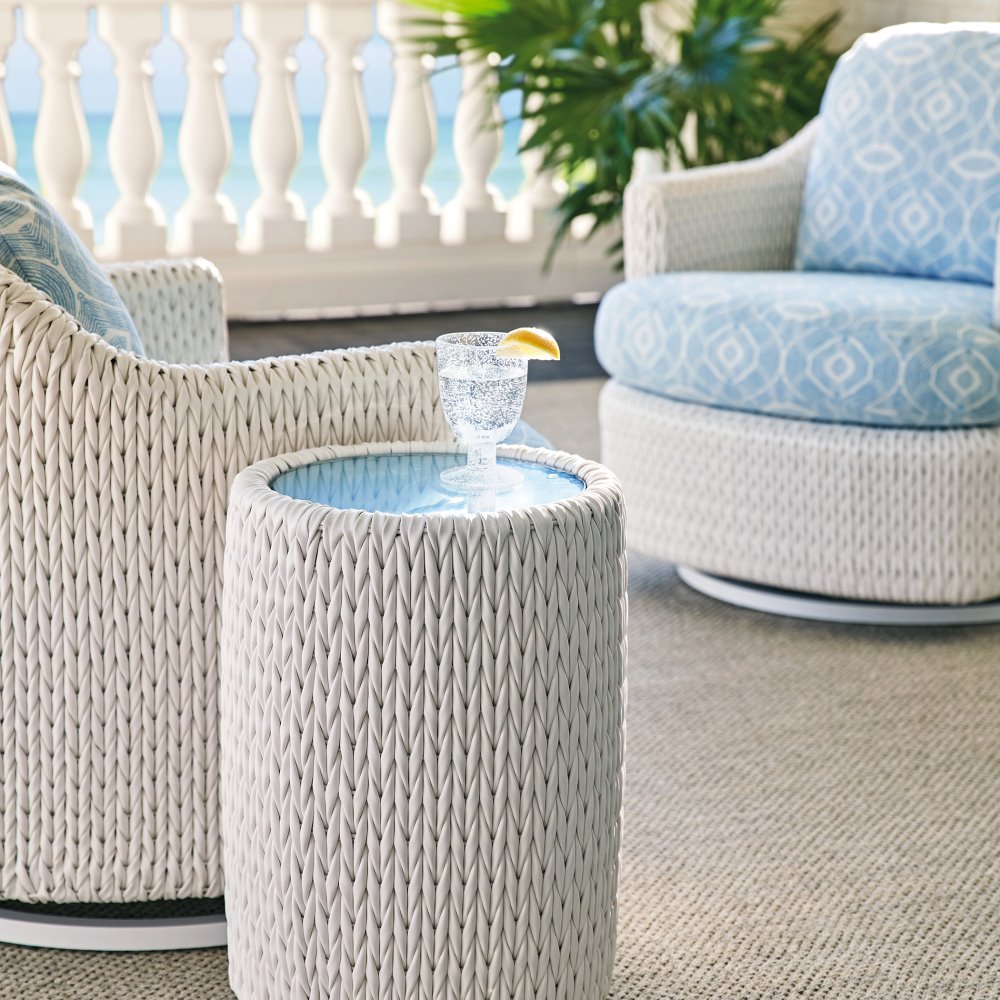 ocean breeze side table and lounge chair set