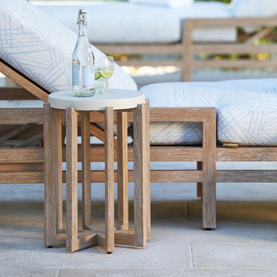 stillwater cove accent table and chaiseset