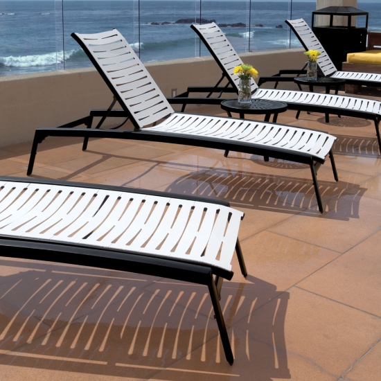 elance aluminum chaise with Ezspan straps