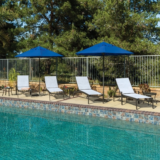 Kor aluminum chaise with sling seating