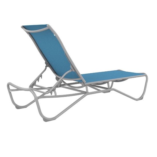 chaise back detail