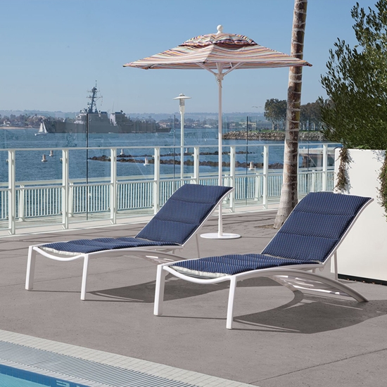 south beach aluminum chaise with padded sling seating