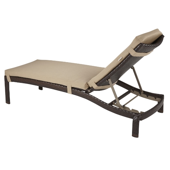chaise back detail