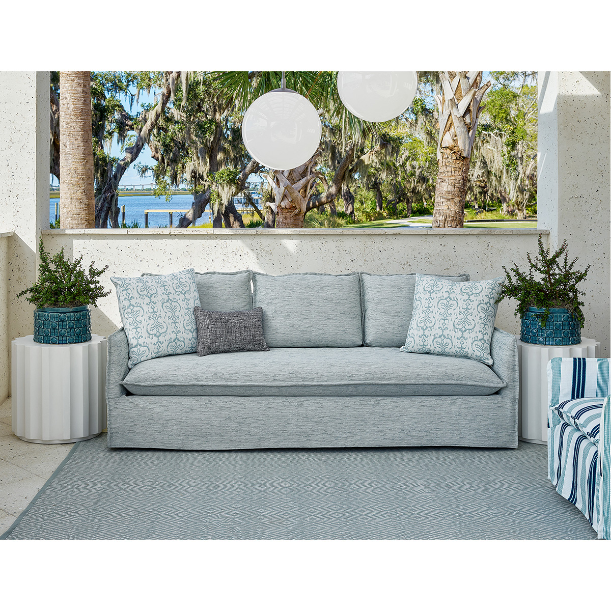 Escape Coastal Living Siesta Key Swivel Chair - Thumbnail 3