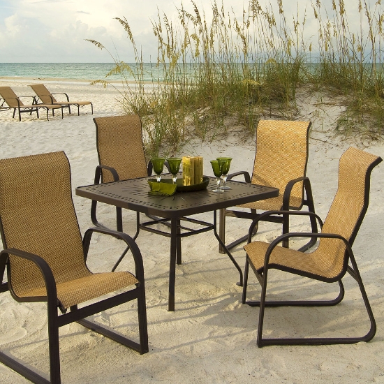 Windward aluminum bar table
