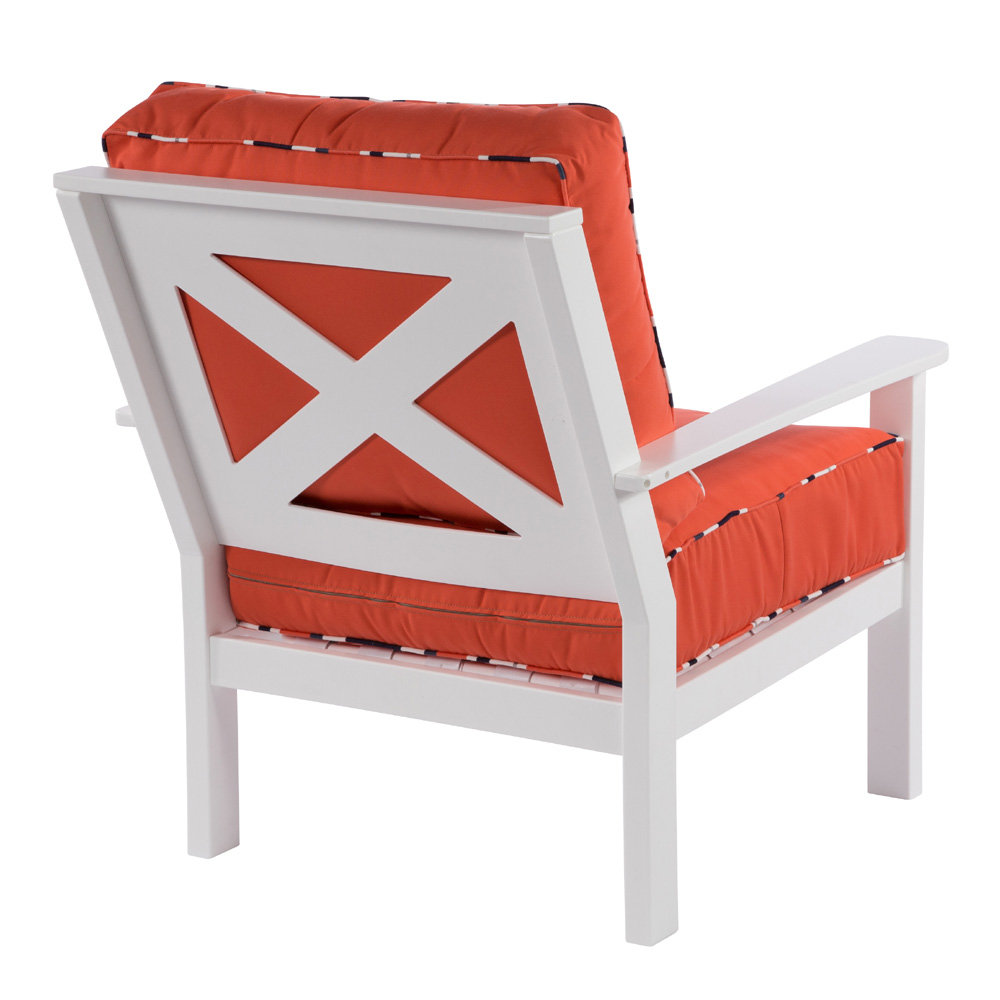 traditional outdoor lounge chair