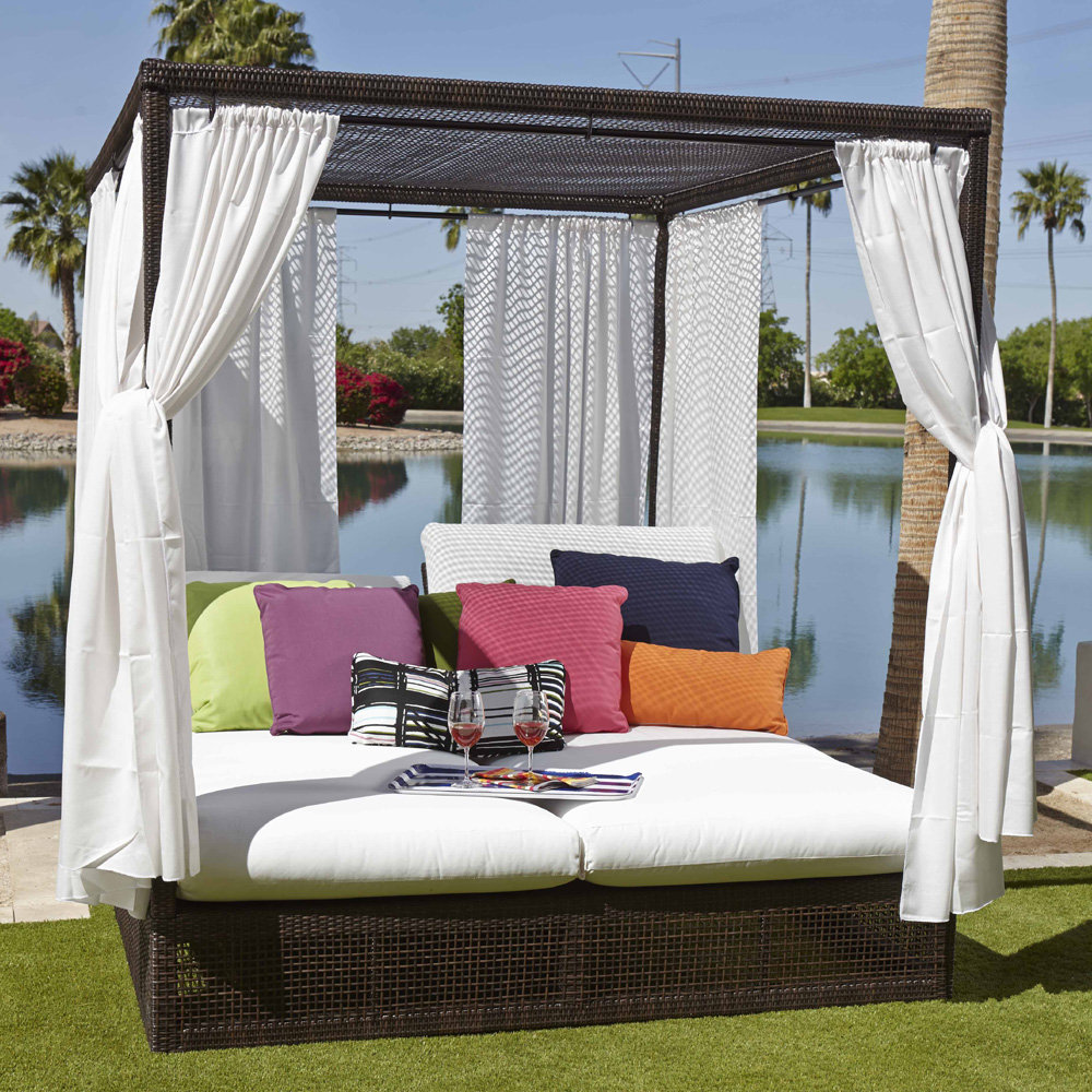 Woodard Montecito Lounge Day Bed with Drapes - S511814