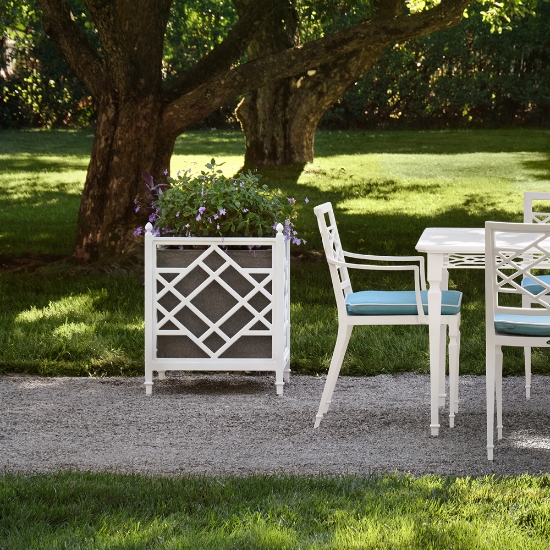 Tuoro cast aluminum planter