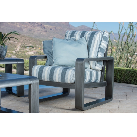 Vale Lounge Chair Aluminum Detail