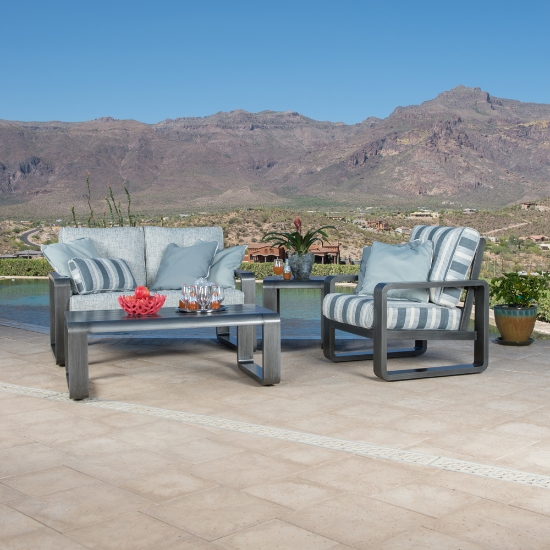 Woodard Vale Upholstered Patio Set